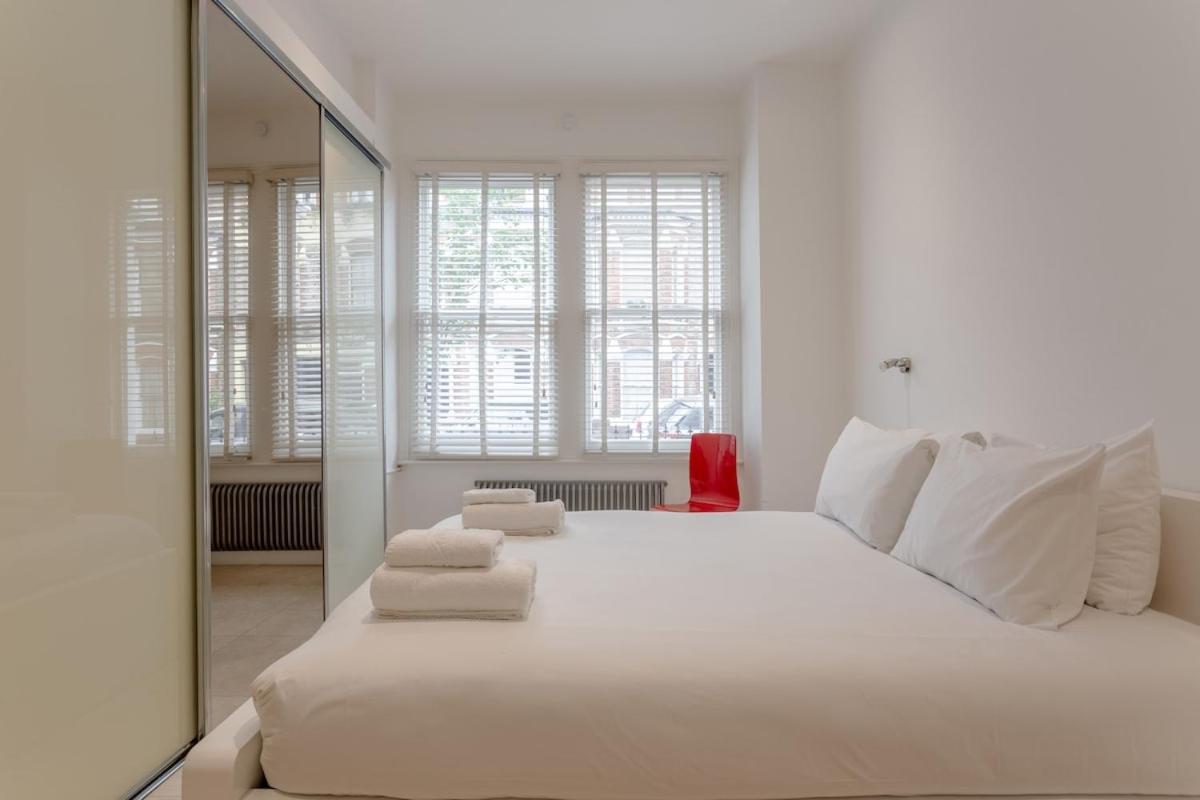 Bright Modern Large 1 Bed Flat In Battersea Clapham Junction * Londra